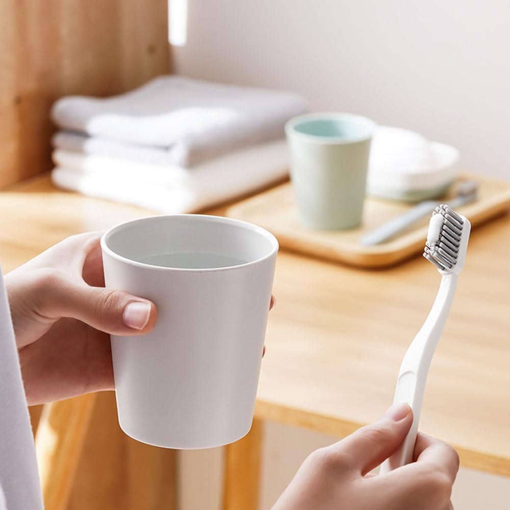Perfect for momentsRabyLeoSimple Household Toothbrush Cup Set