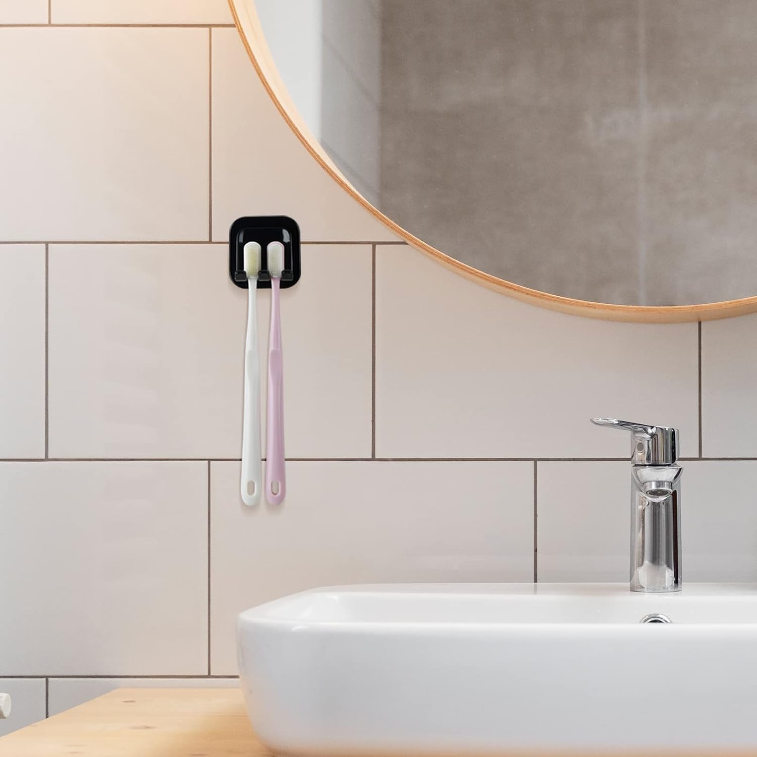 Efficient Space Utilization 2-in-1 Toothbrush and Gargle Cup Holder