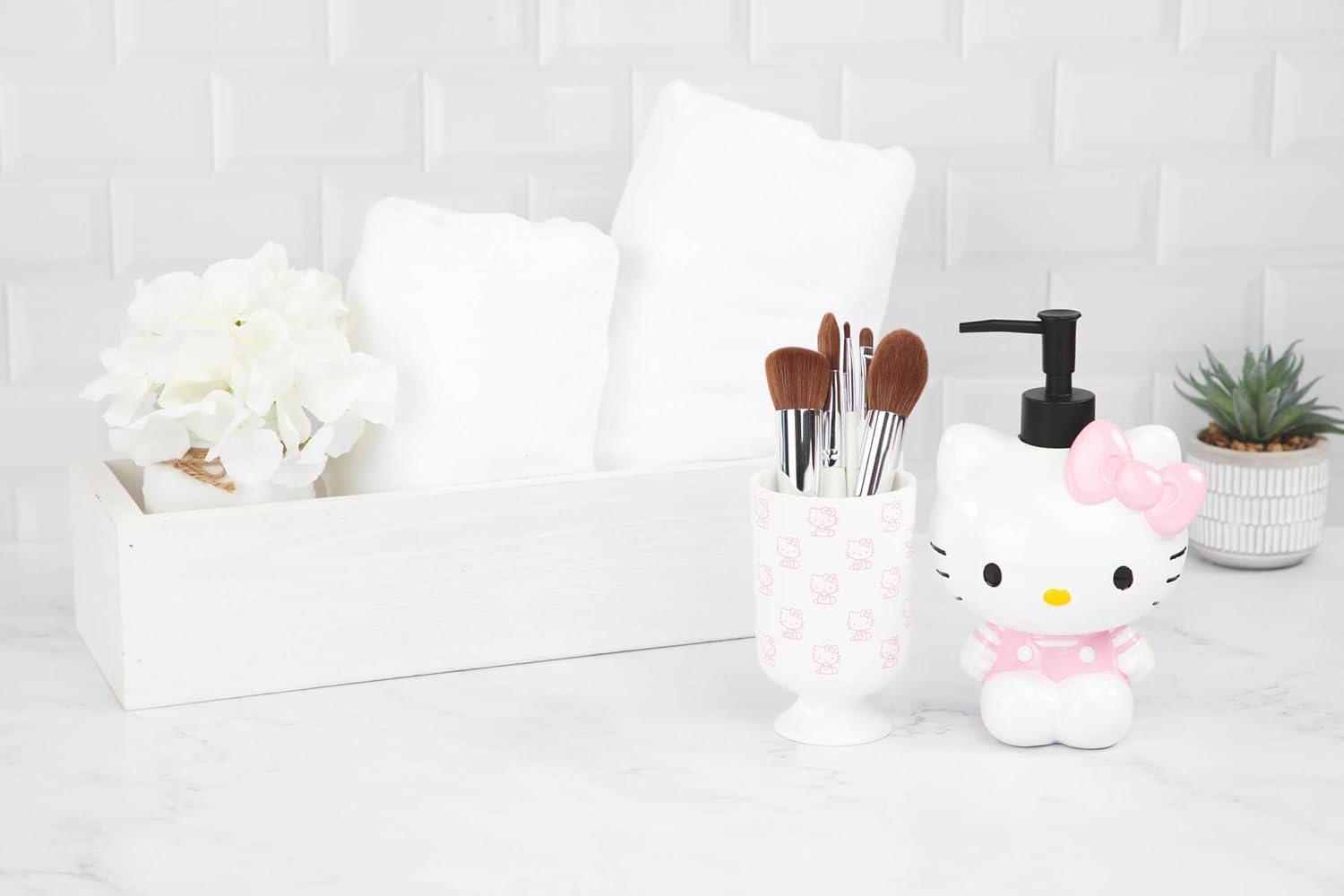Hello Kitty Bathroom Tumbler - Pink White Resin Toothbrush Holder