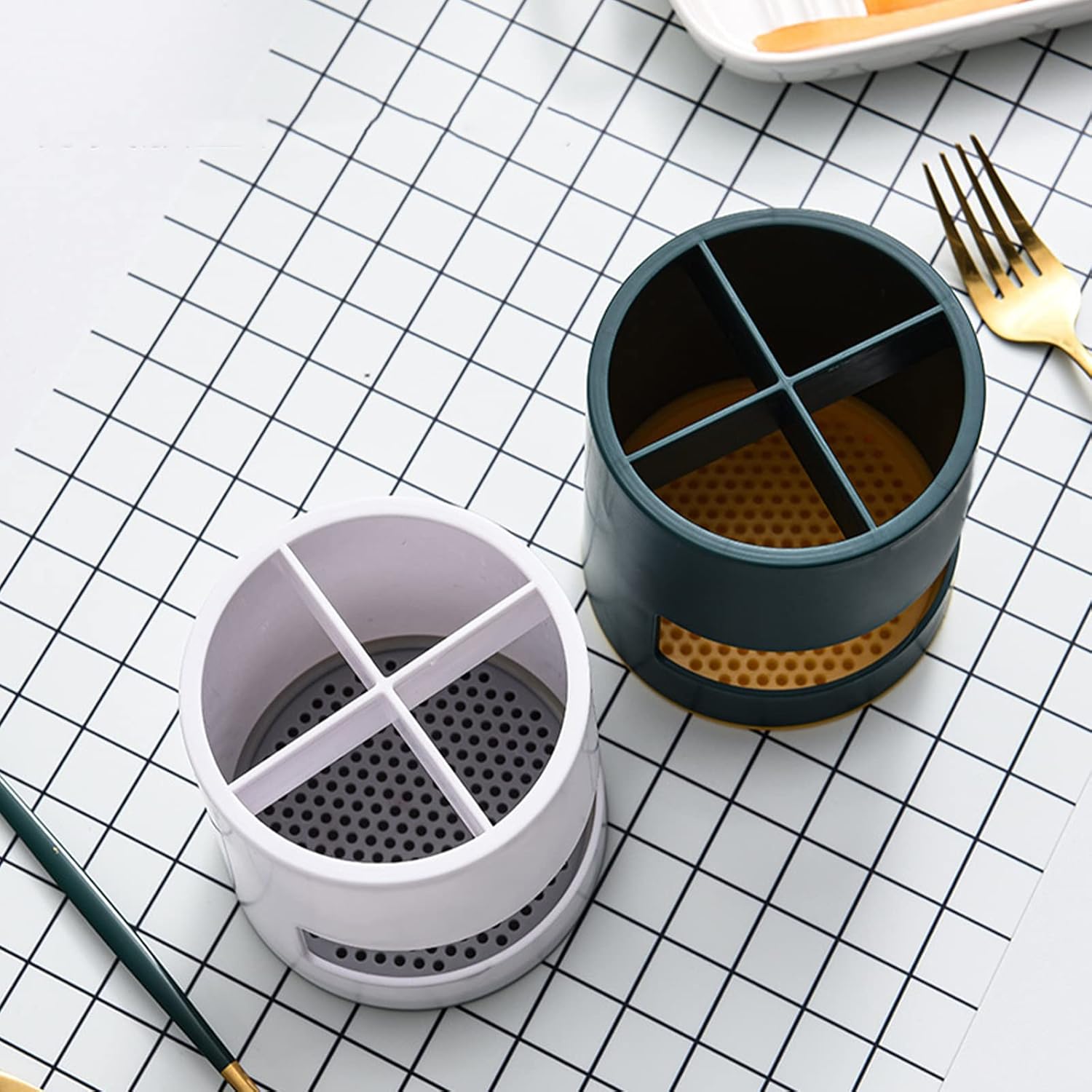 Omosiroi Toothbrush Holder - Modern Compact and Multipurpose