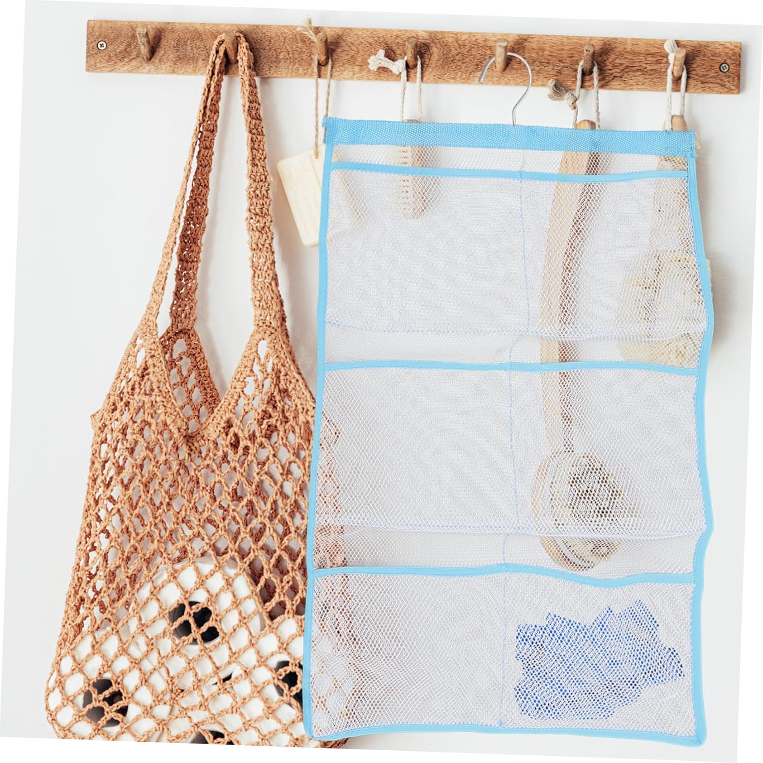 Space-Saving Mesh Organizer for Quick-Drying Showers