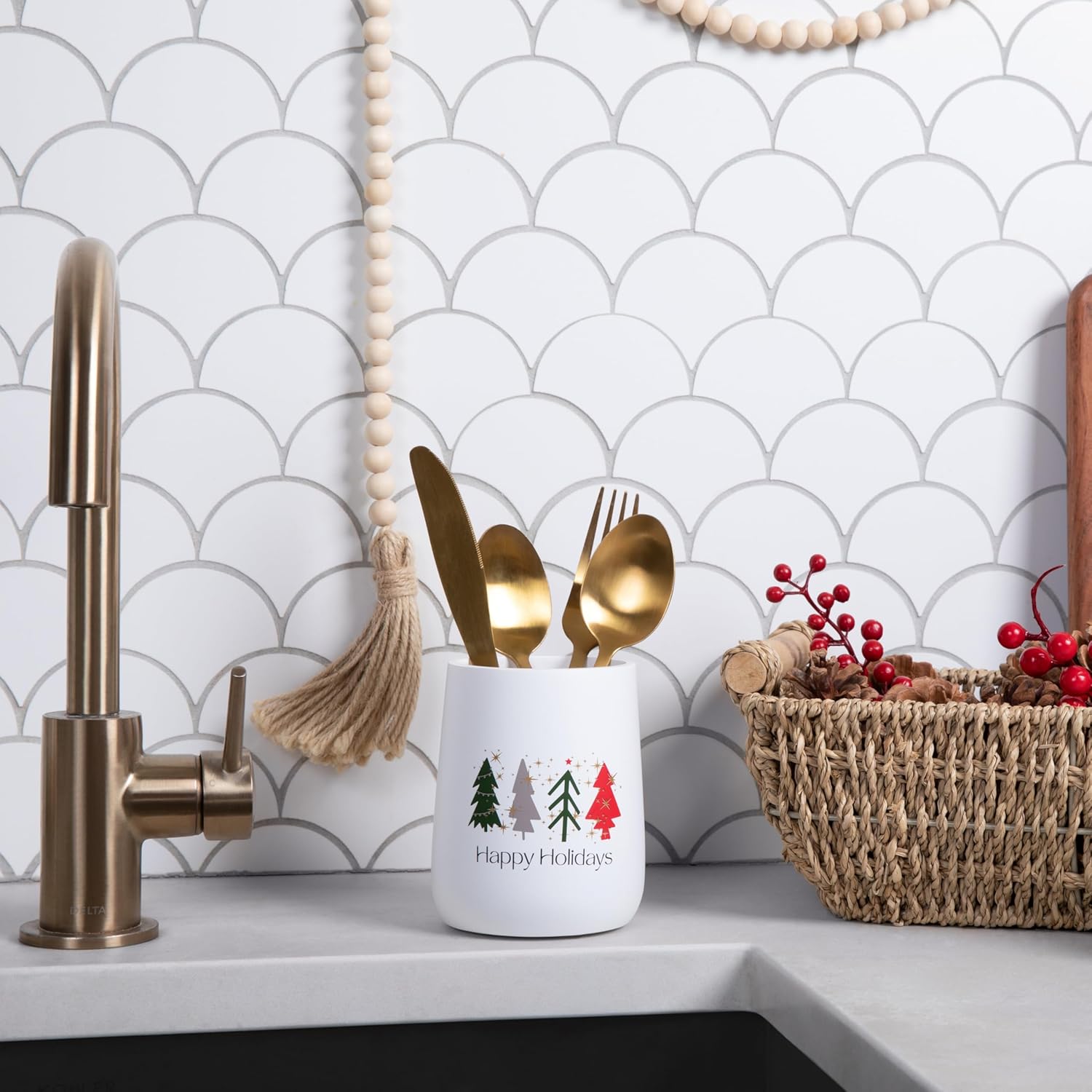 Essentra Home Matte White Christmas Toothbrush Holder