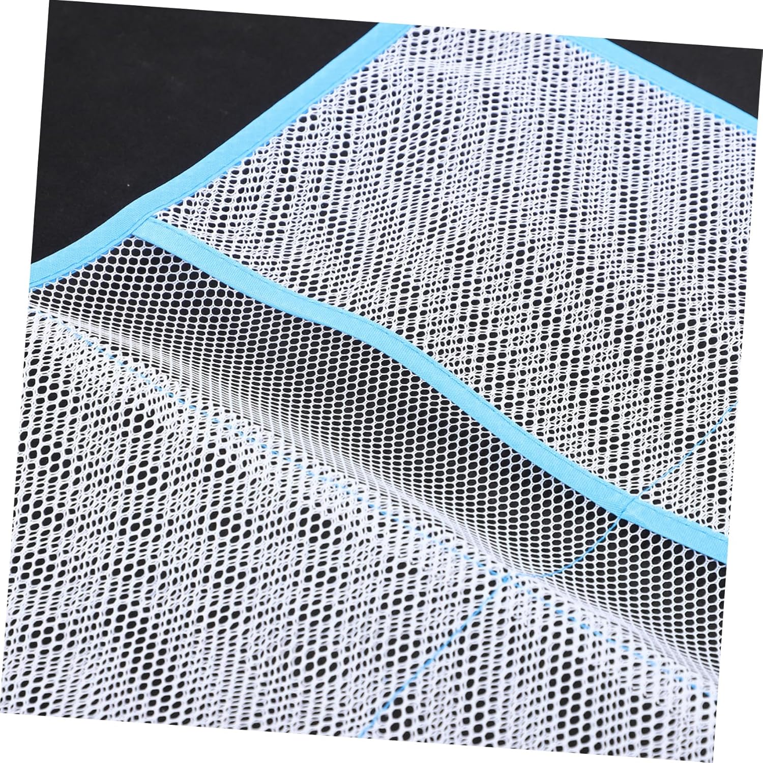 Space-Saving Mesh Organizer for Quick-Drying Showers